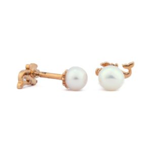 Queen’s Elegant White Pearl Stud 8mm